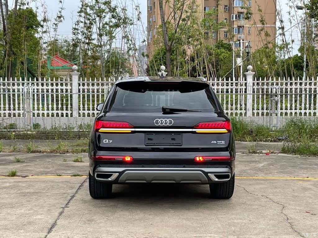 Audi Q7, 2021 все фото
