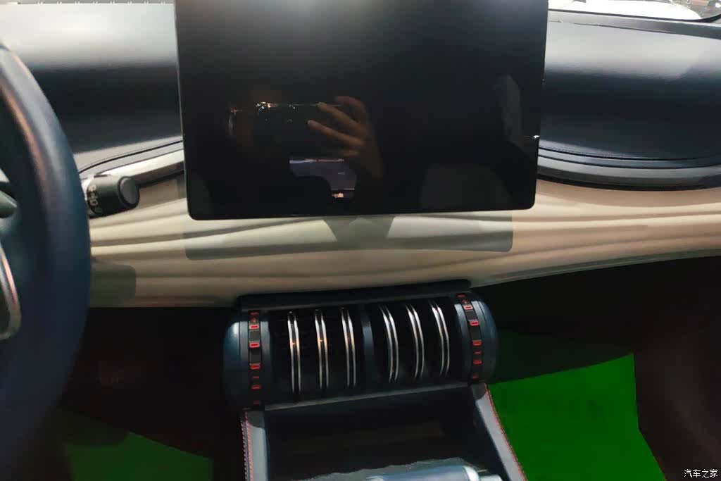 BYD Yuan, 2022 13