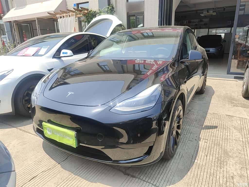 Tesla Model Y, 2022 1