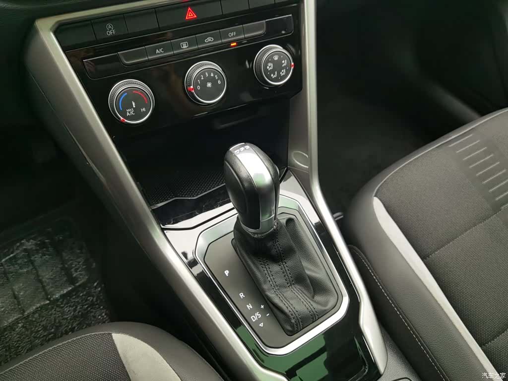 Volkswagen T-ROC, 2020 13