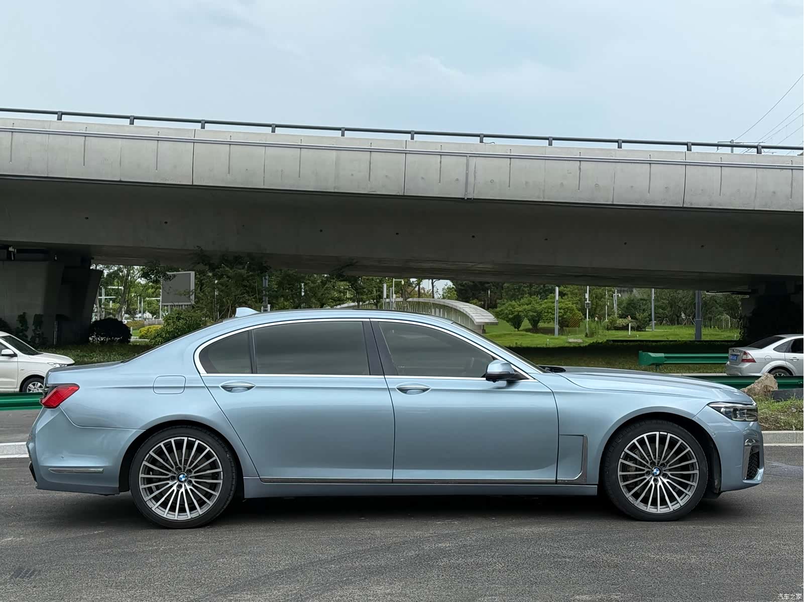 BMW 7 Series, 2011 4