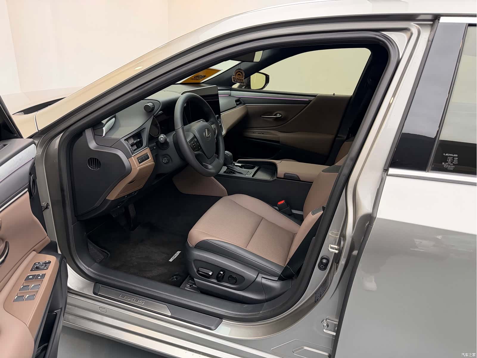 Lexus ES, 2024 17