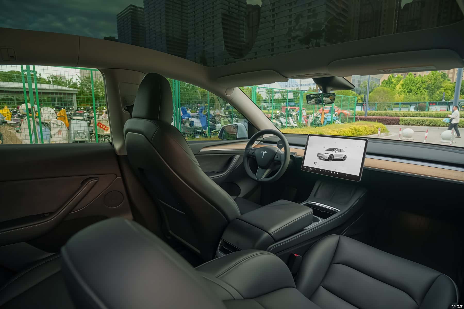 Tesla Model Y, 2022 14