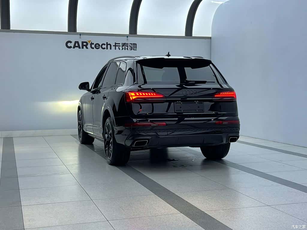 Audi Q7, 2024 все фото