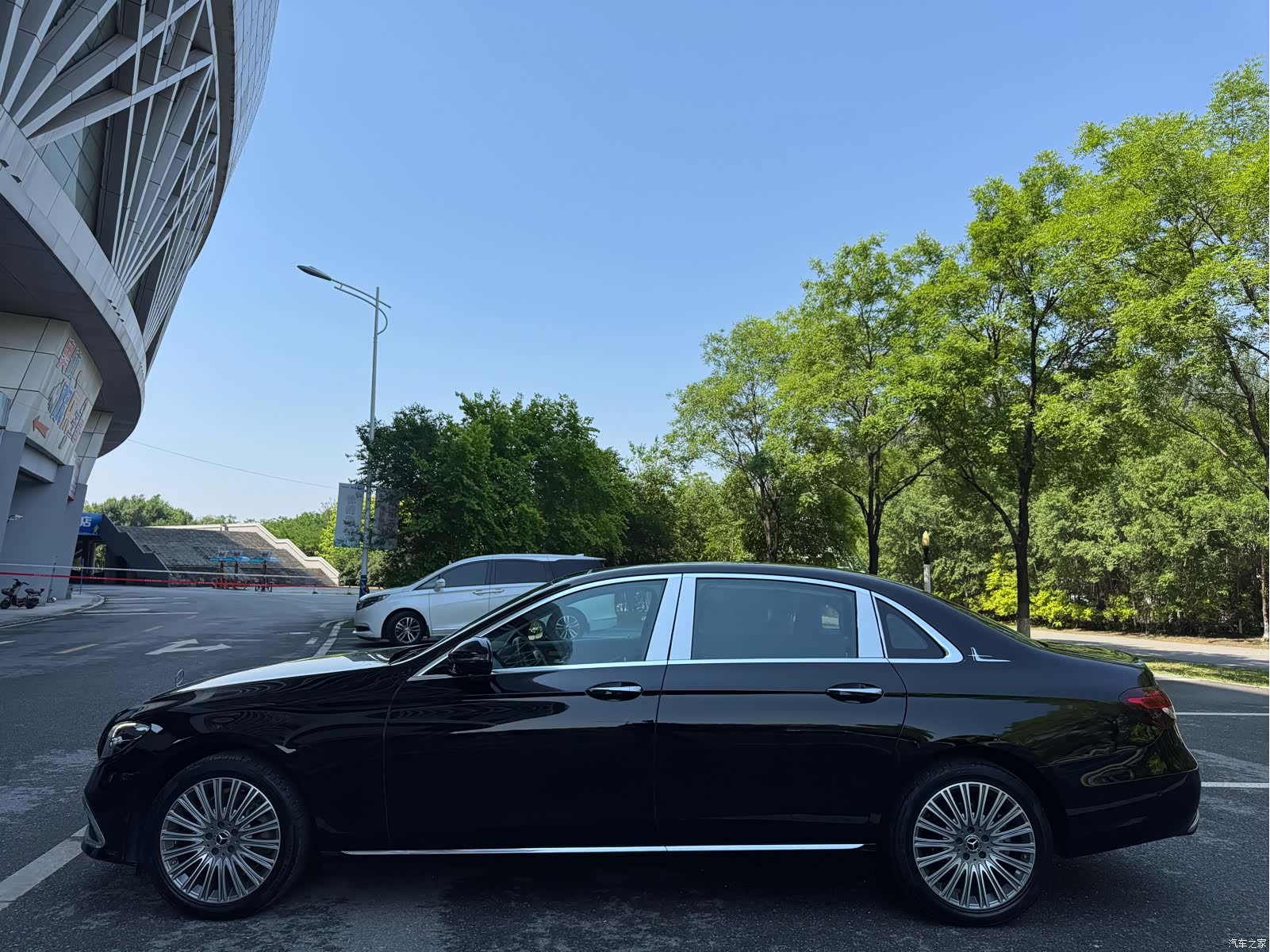 Mercedes-Benz E-Class, 2022 10