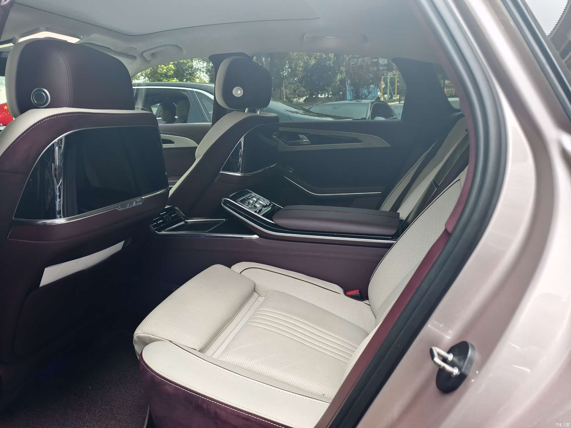 Hongqi H9, 2021 6