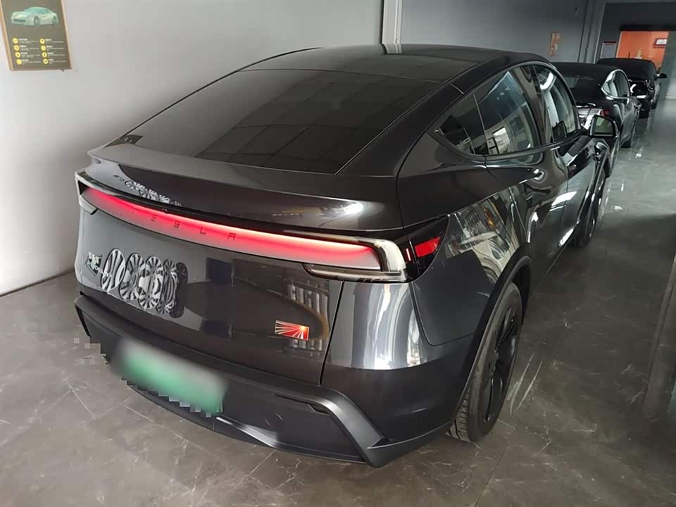 Tesla Model Y Tesla Model Y