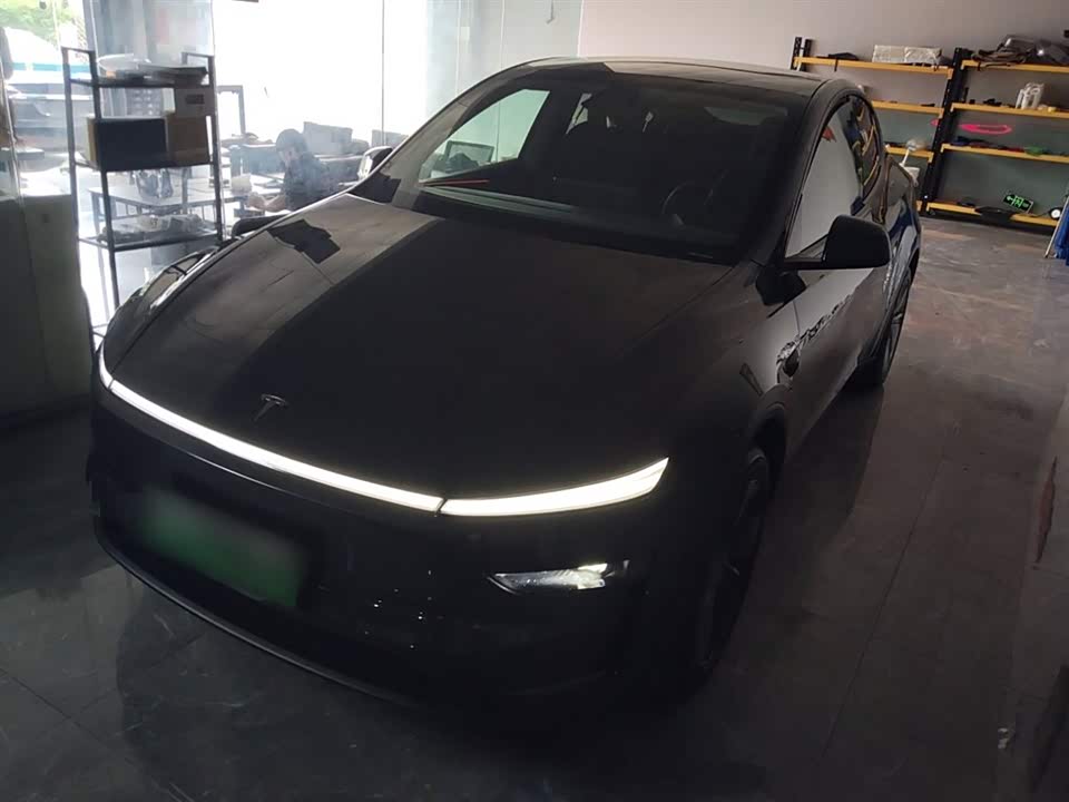 Tesla Model Y Tesla Model Y