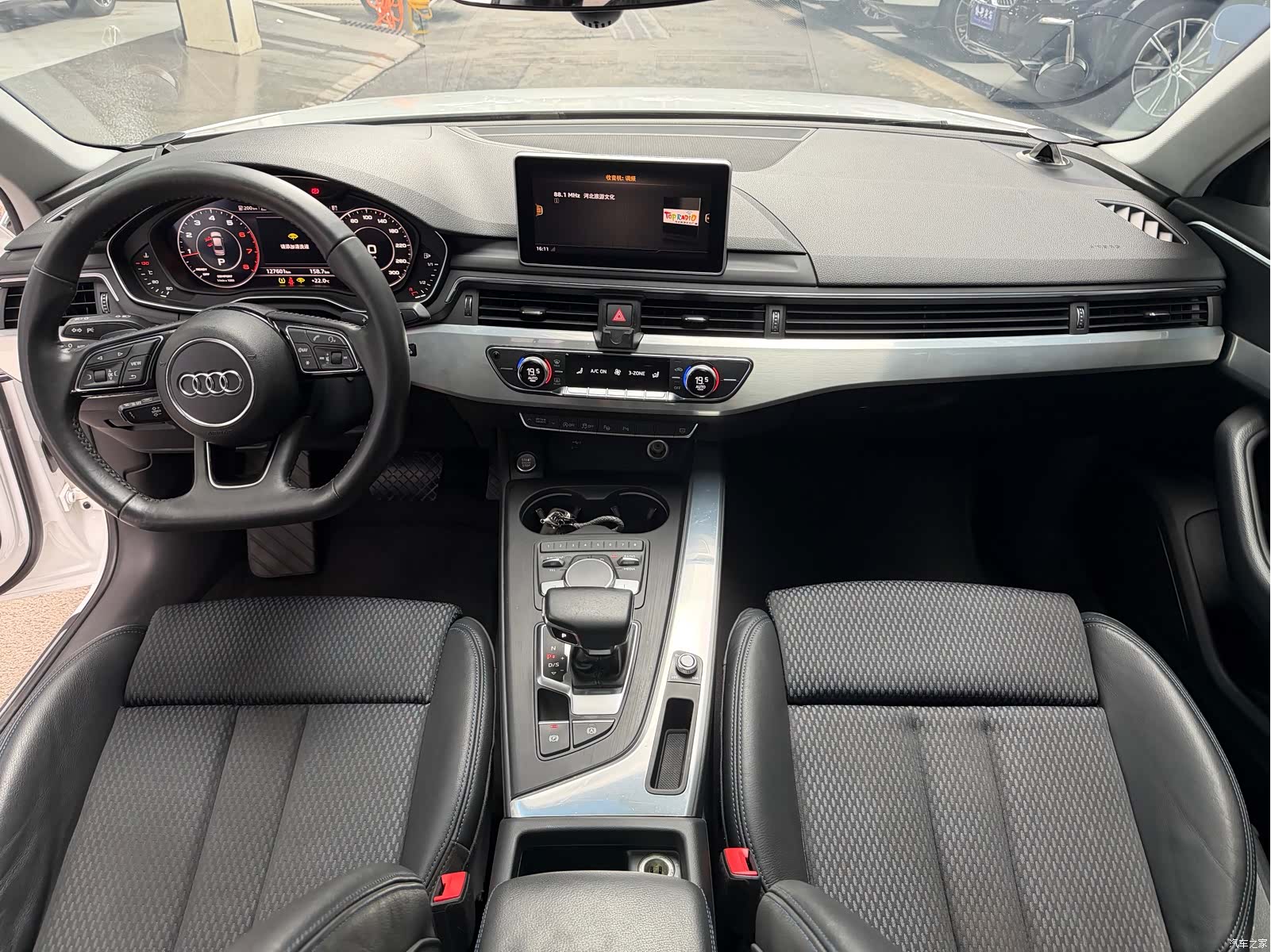 Audi A4L, 2018 11