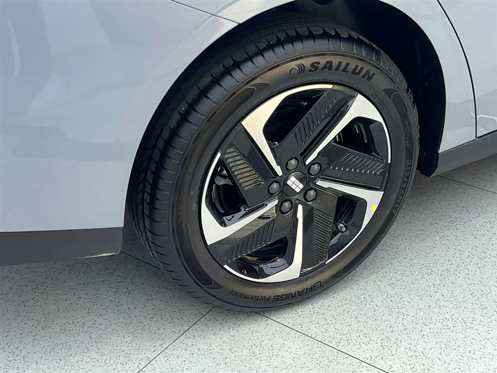 Geely Galaxy L6, 2025 9