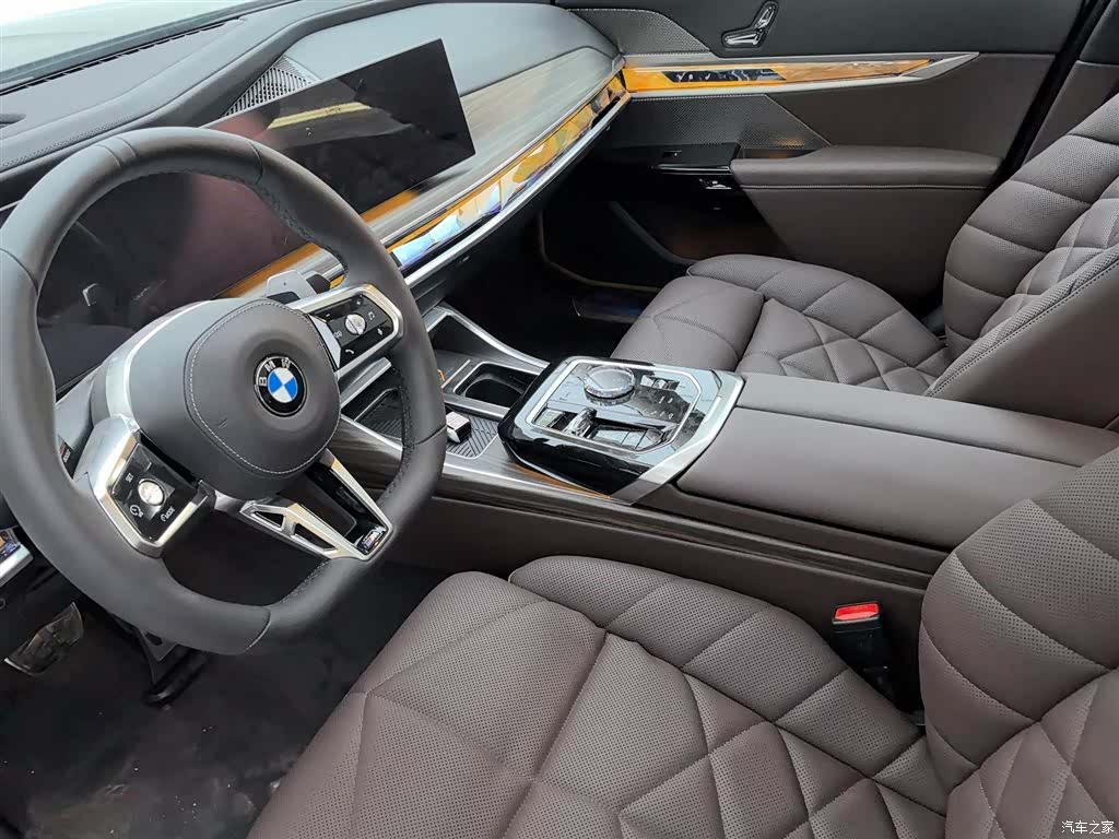BMW 7 Series, 2025 8