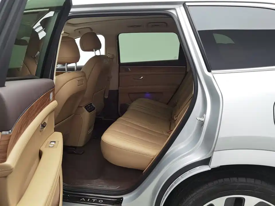 AITO Ask the world M7