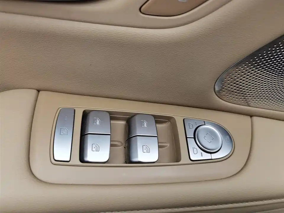 AITO Ask the world M7