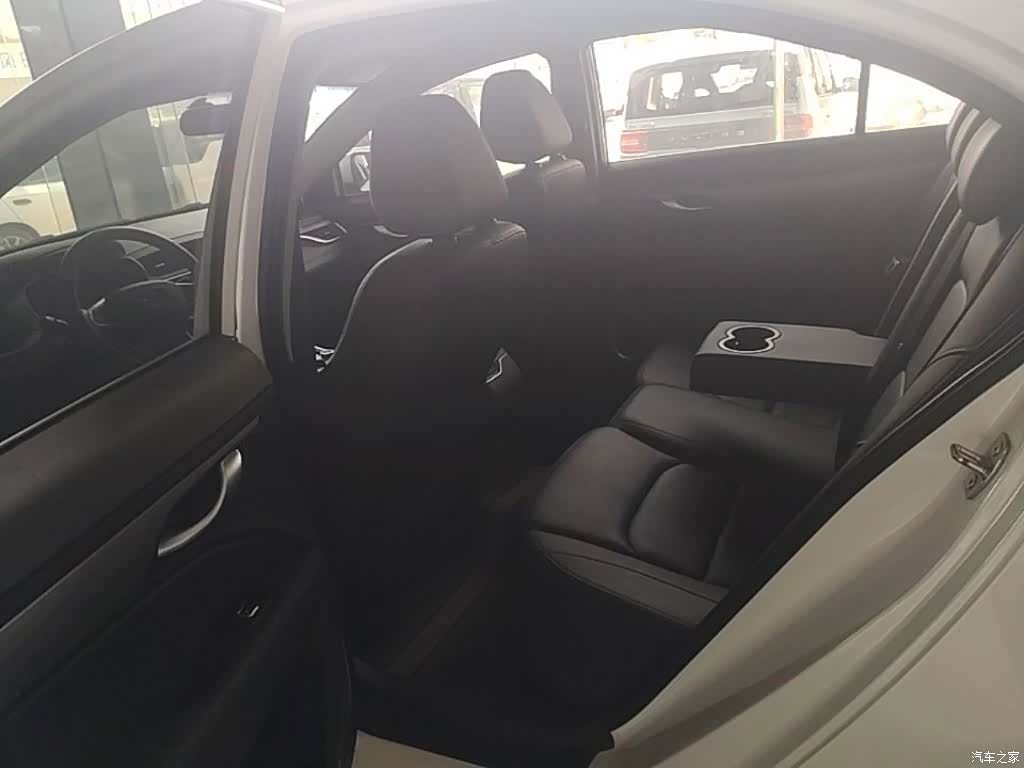 Geely Emgrand, 2020 17
