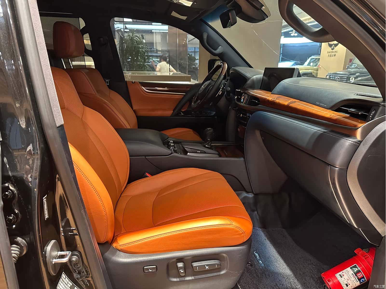 Lexus LX, 2018 10