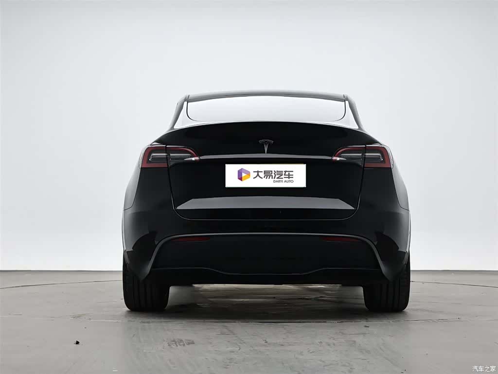 Tesla Model Y, 2021 4