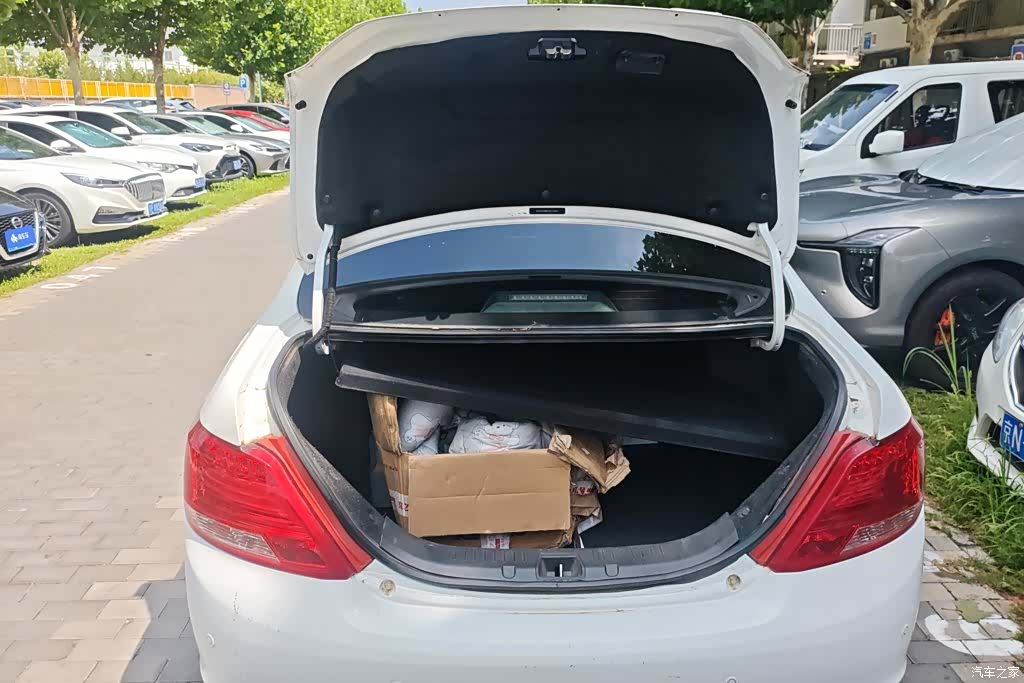 BYD E5, 2016 4