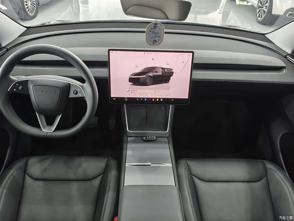 Tesla Model Y, 2025 9