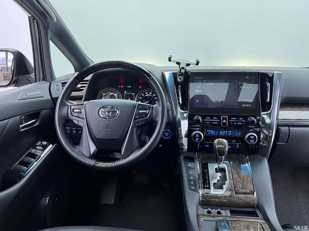 Toyota Vellfire, 2023 24