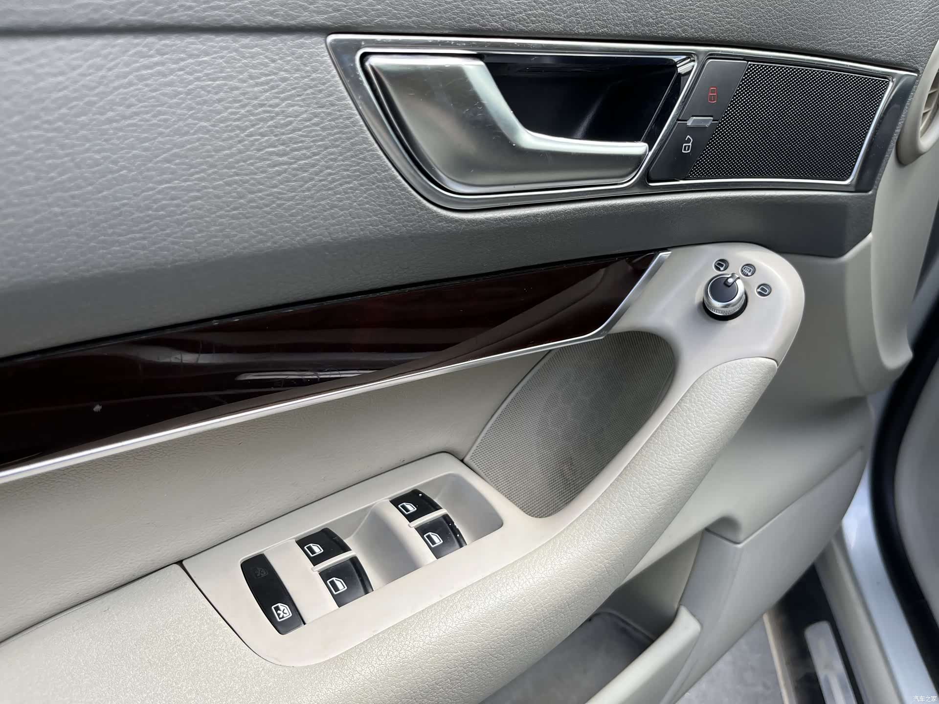 Audi A6L, 2010 16