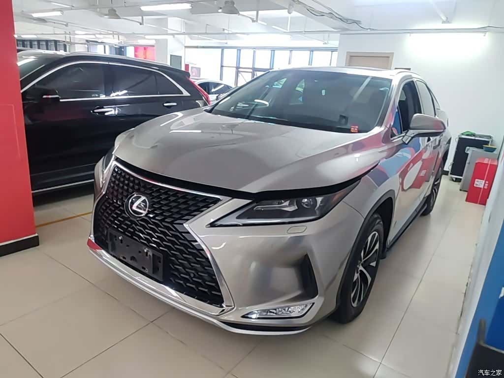 Lexus RX, 2022 1