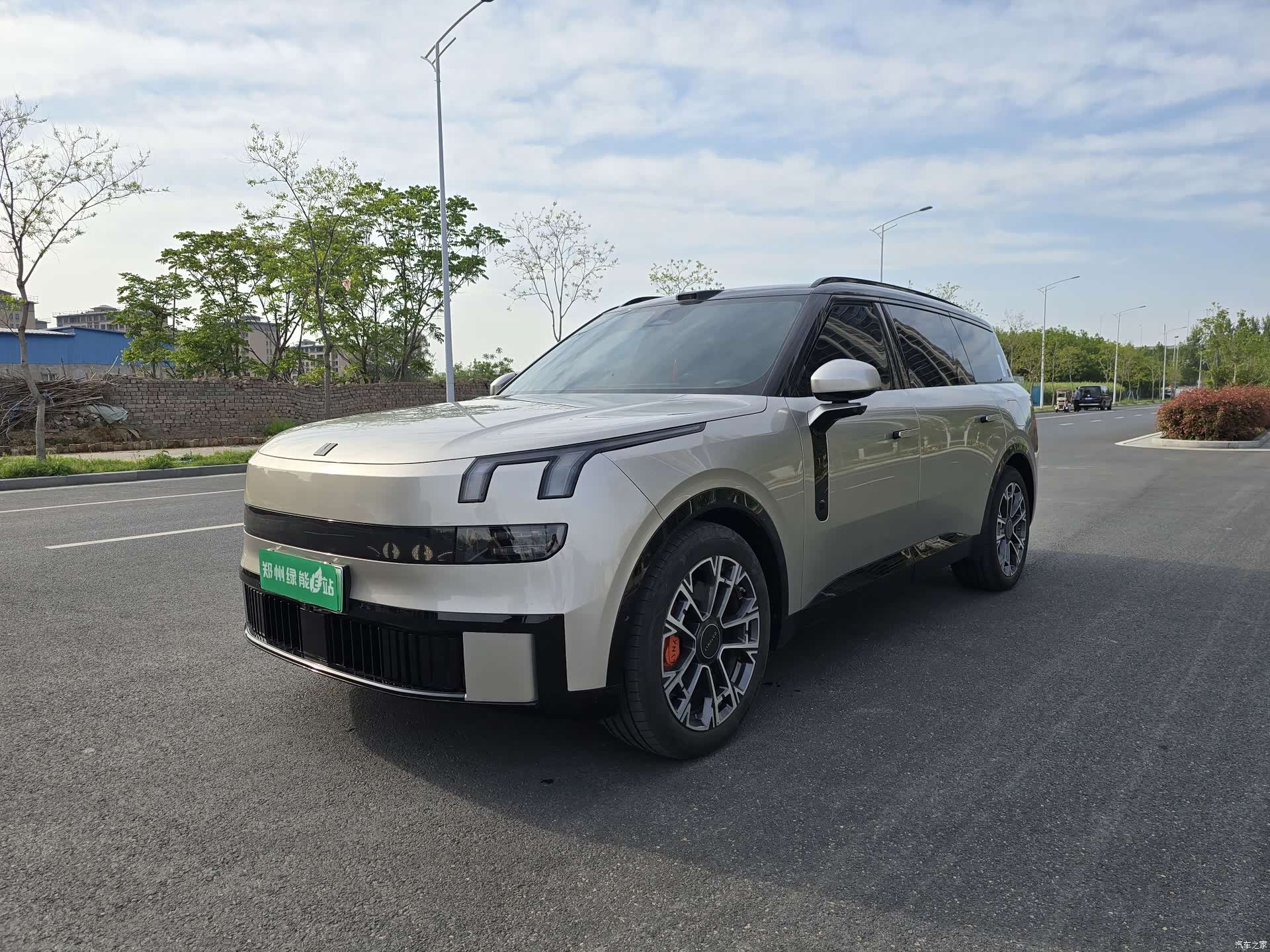 Lynk & Co 02