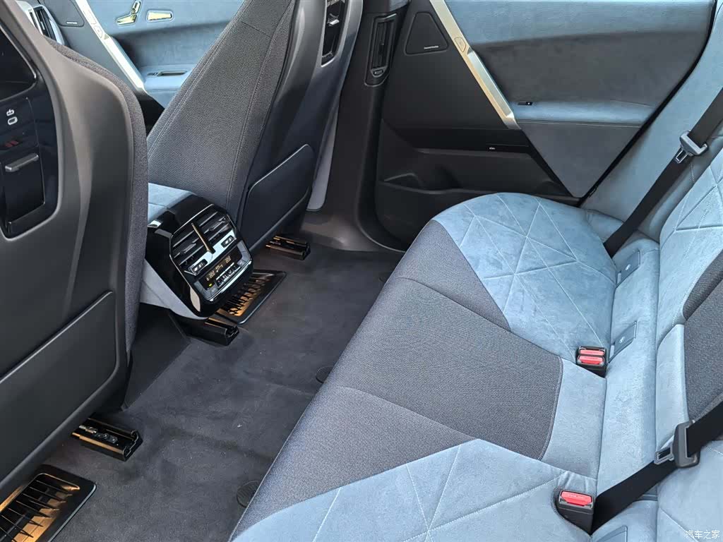BMW iX, 2023 9
