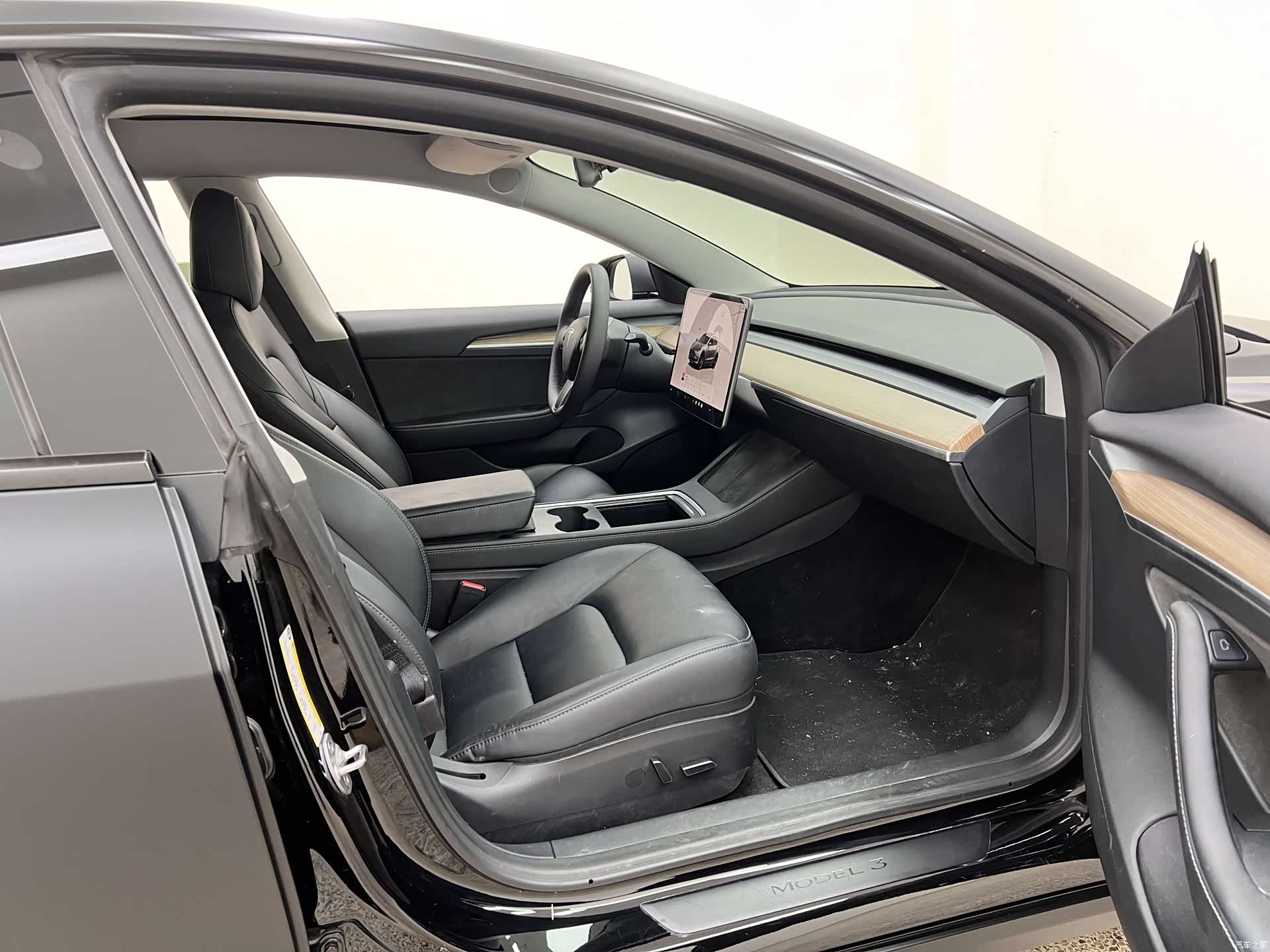 Tesla Model 3, 2023 30