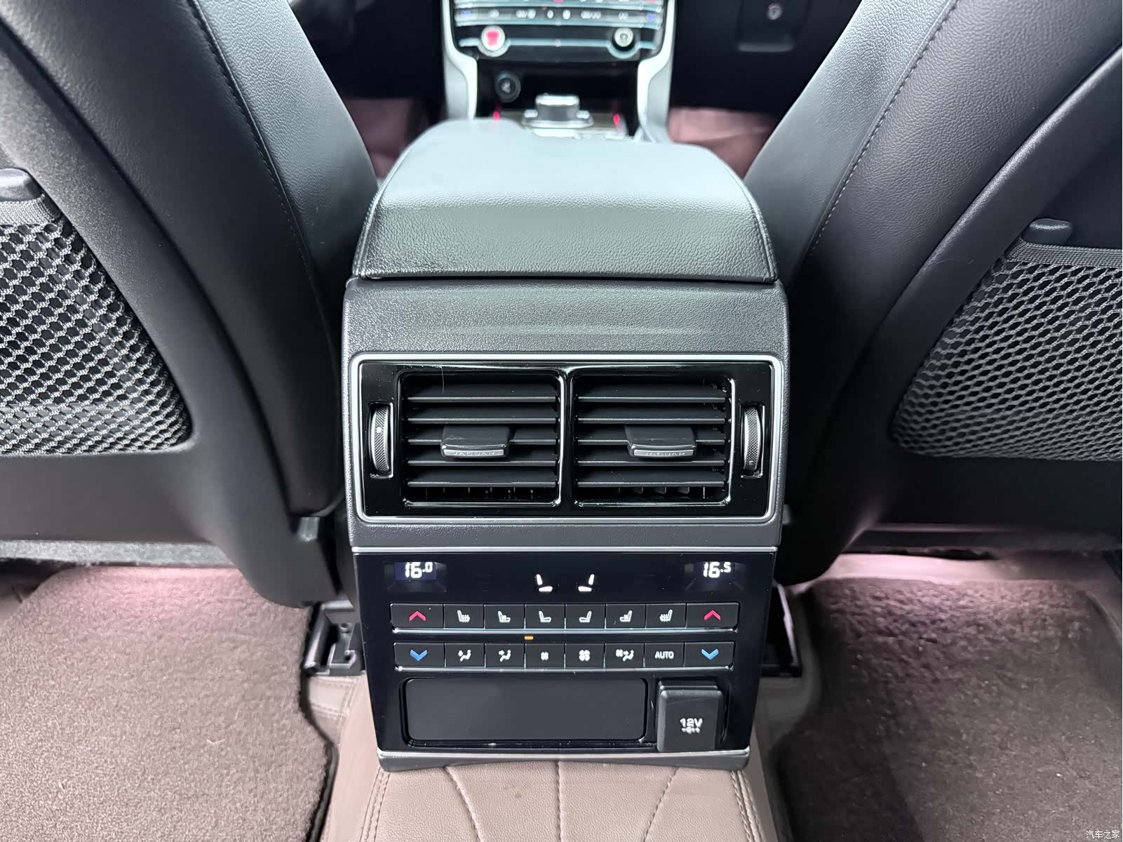 Land Rover P250, 2021 14