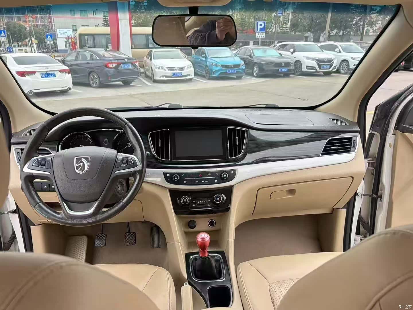 Wuling 730, 2016 9