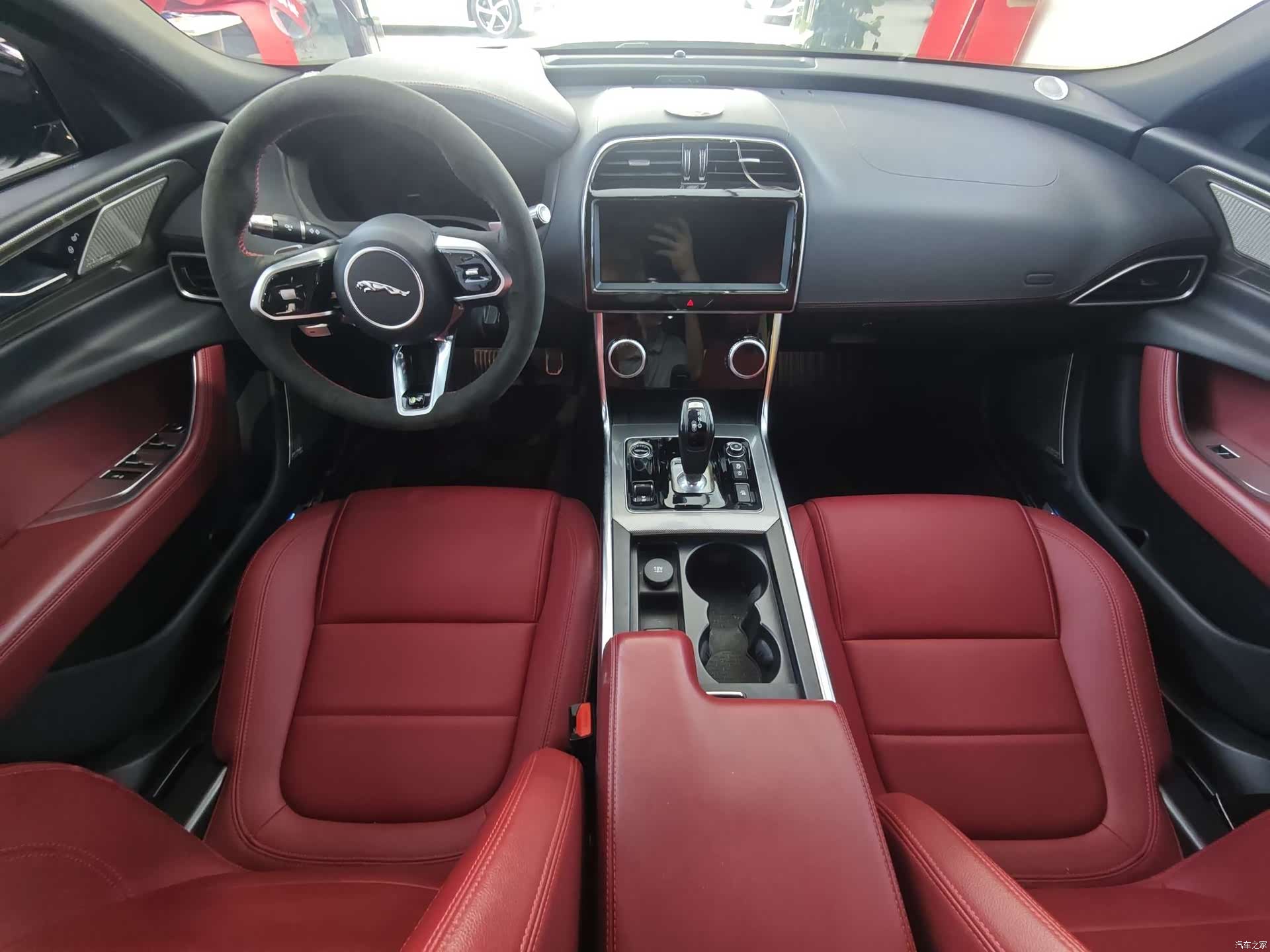 Land Rover XEL, 2021 13