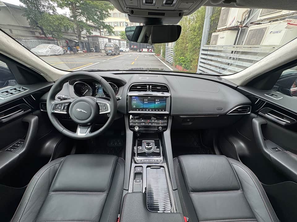 Jaguar F-PACE Jaguar F-PACE
