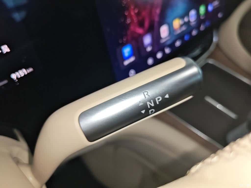 AITO M9, 2025 14