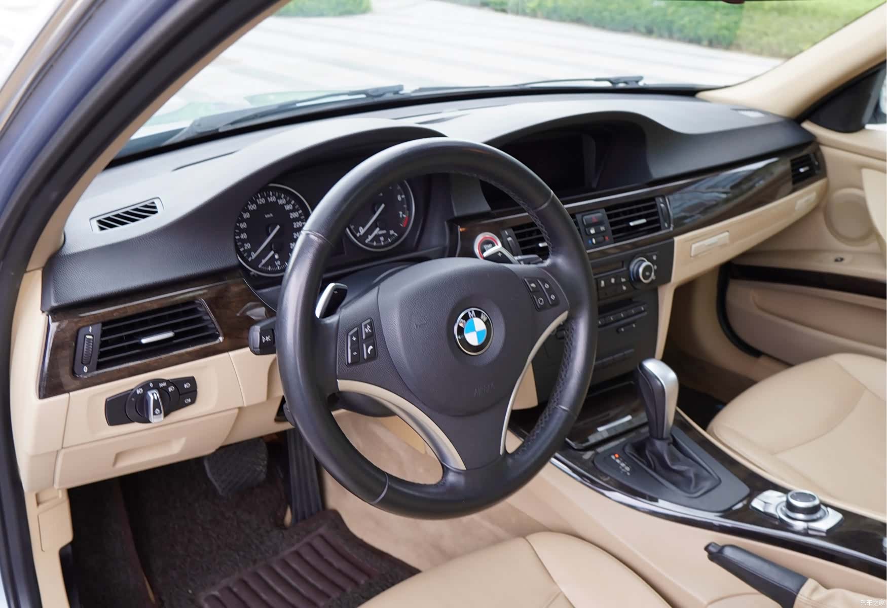 BMW 3 Series, 2011 14