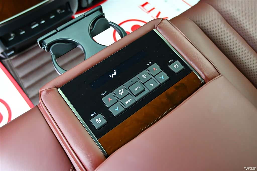 Lexus LX, 2018 36