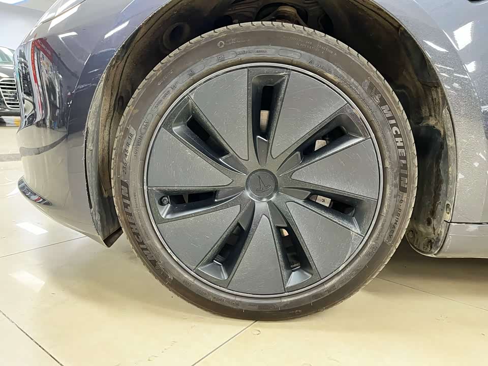 Tesla Model 3 Tesla Model 3