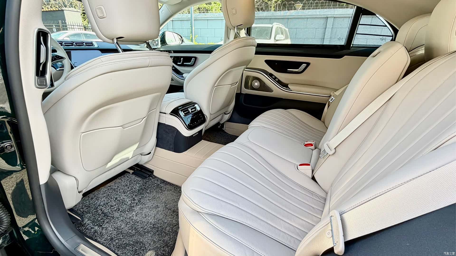 Mercedes-Benz S-Class, 2023 8