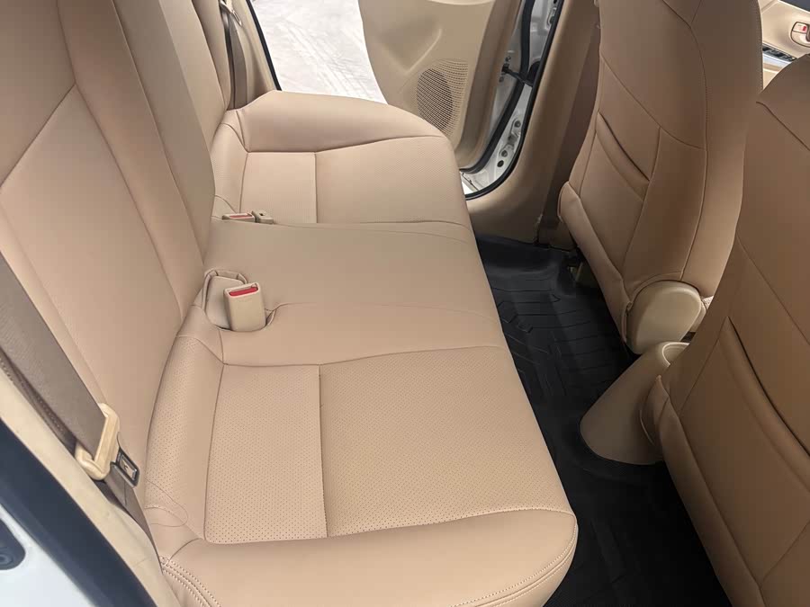 Toyota YARiS L 2014, фото 11