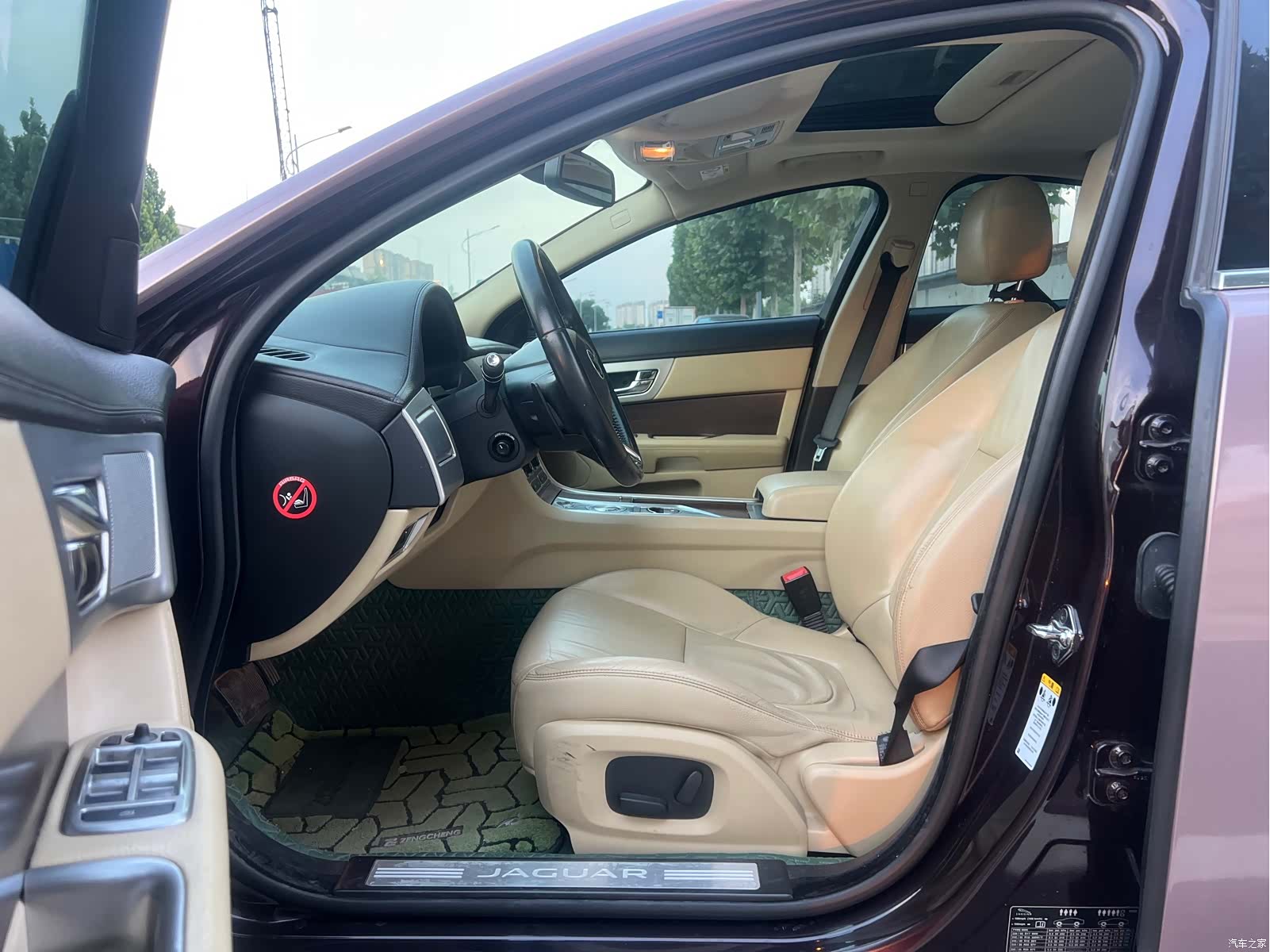 Jaguar XF, 2014 10