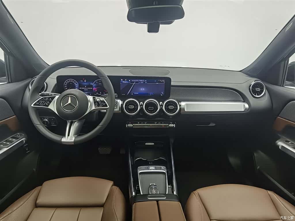Mercedes-Benz GLB, 2023 все фото
