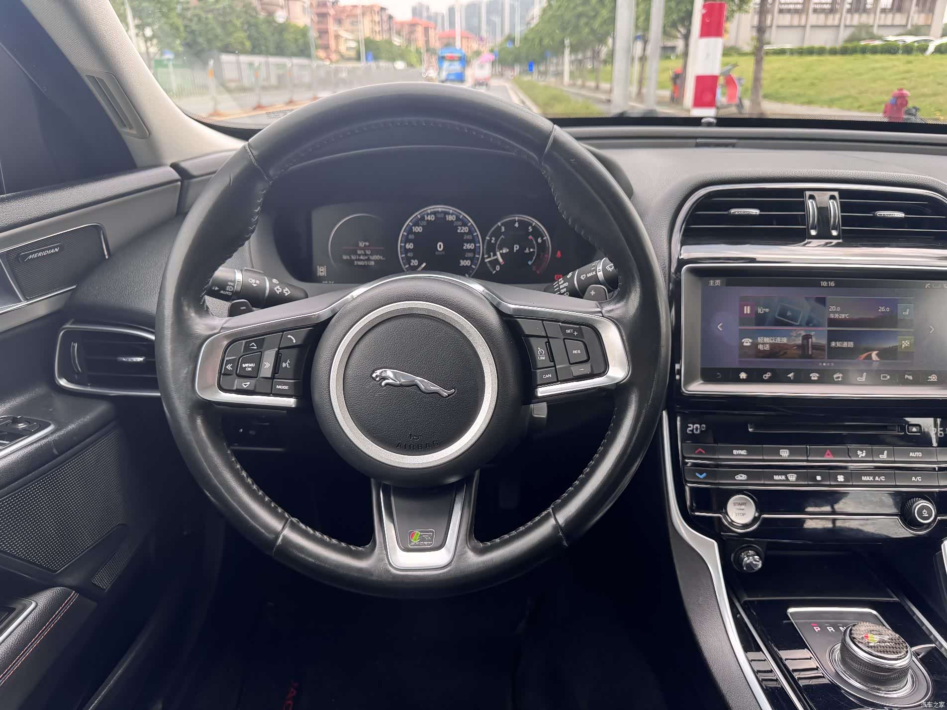 Land Rover XEL, 2018 15