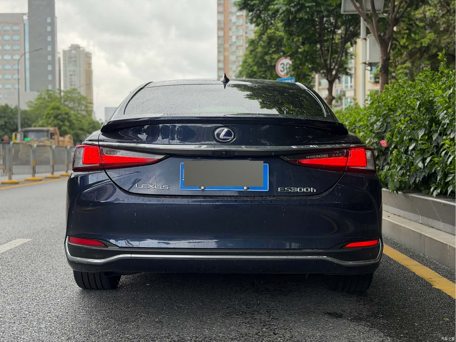Lexus ES, 2021 13