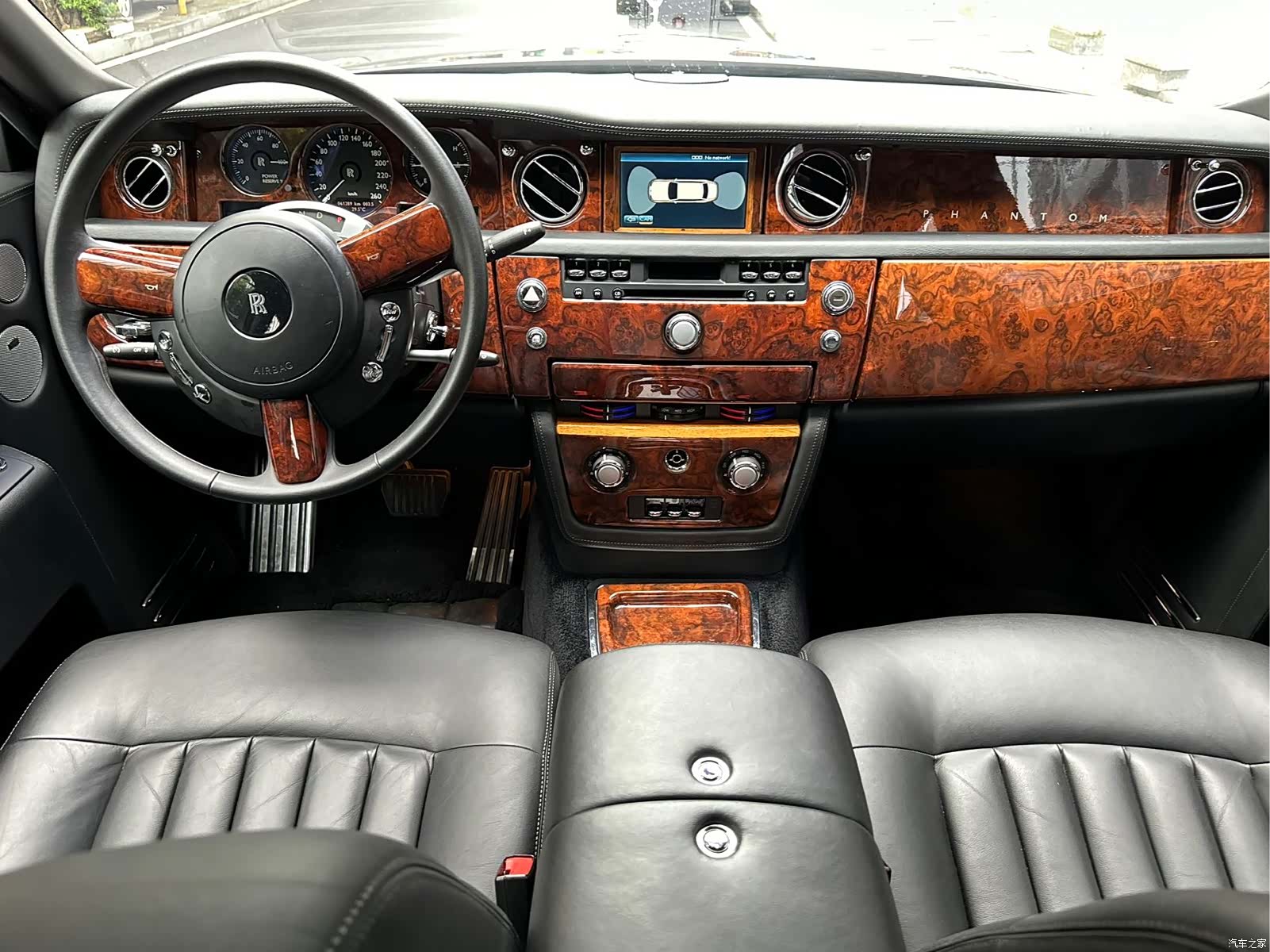 Rolls-Royce Phantom, 2010 8