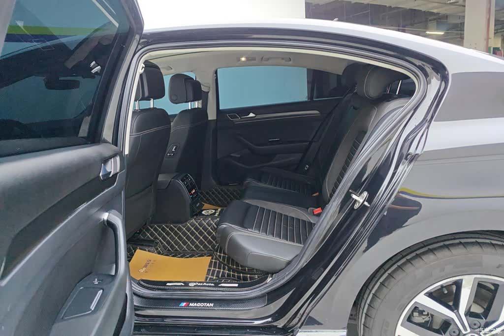 Volkswagen Magotan, 2021 11