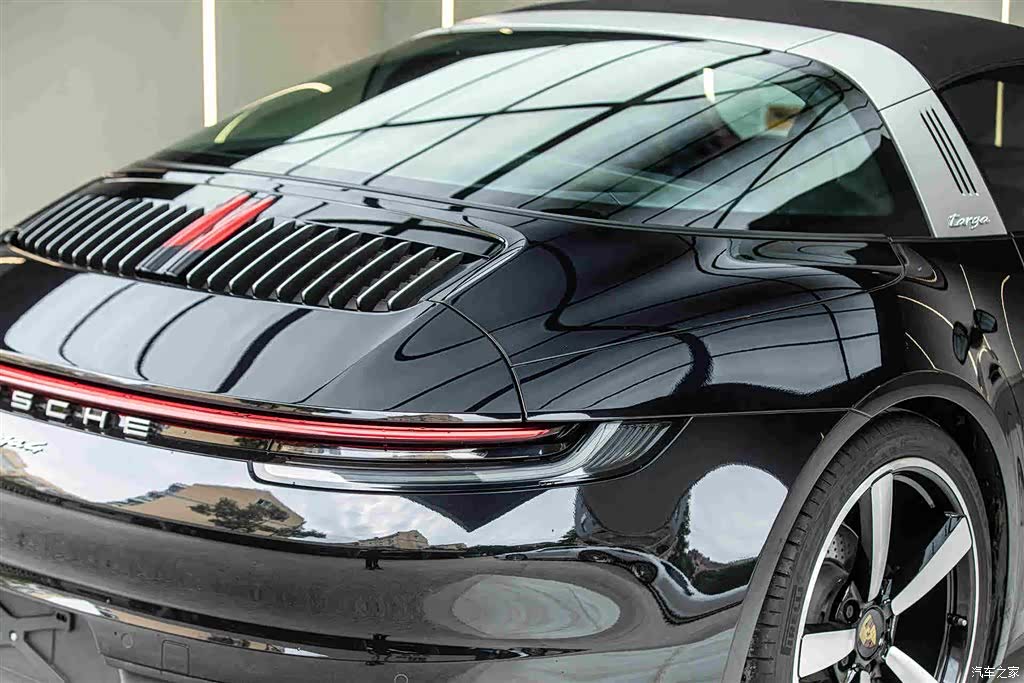 Porsche 911, 2022 4
