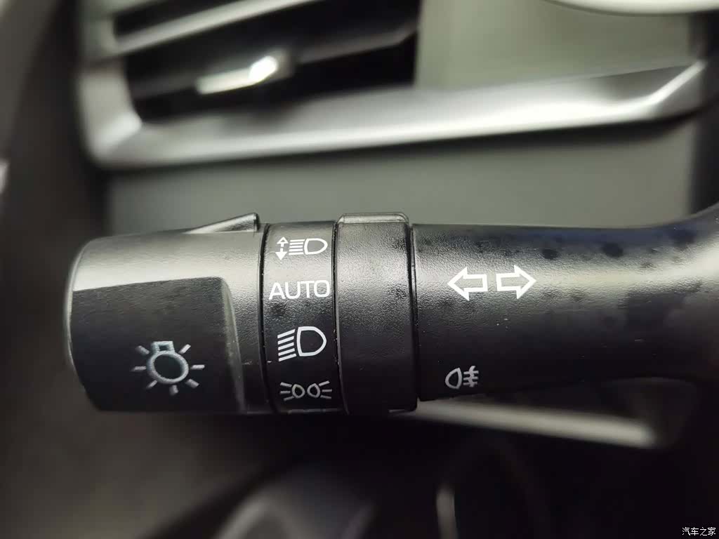Geely Emgrand, 2021 21