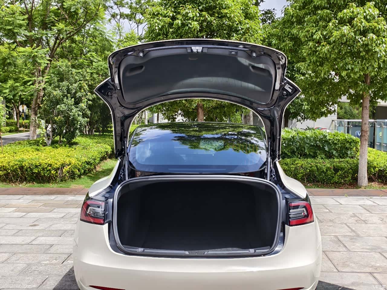 Tesla Model 3, 2020 10