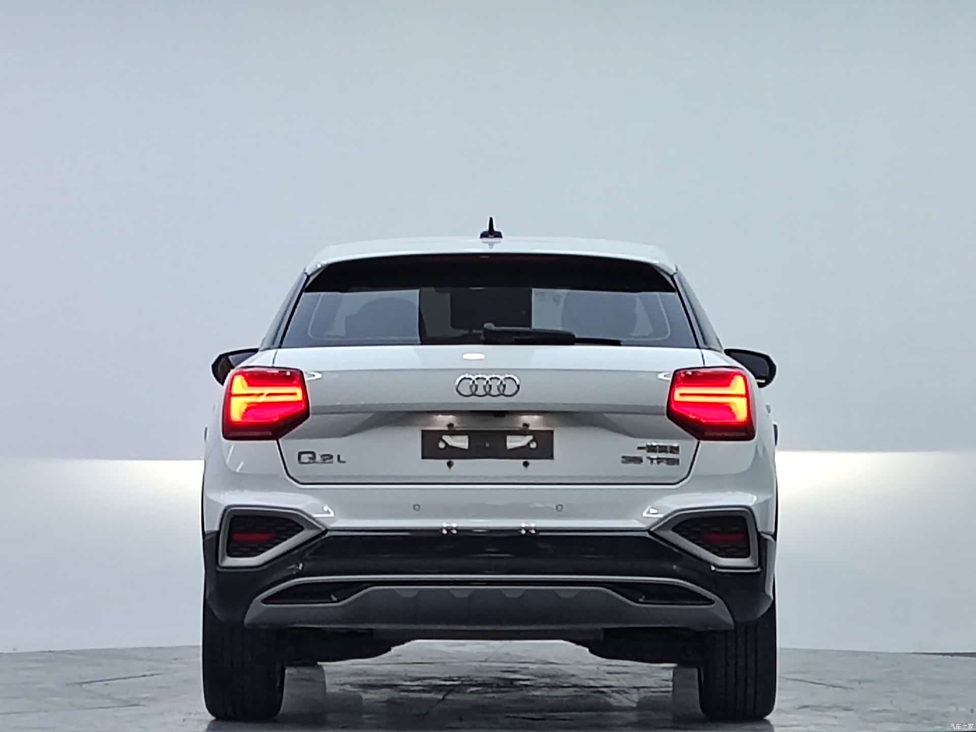 Audi Q2L, 2022 8