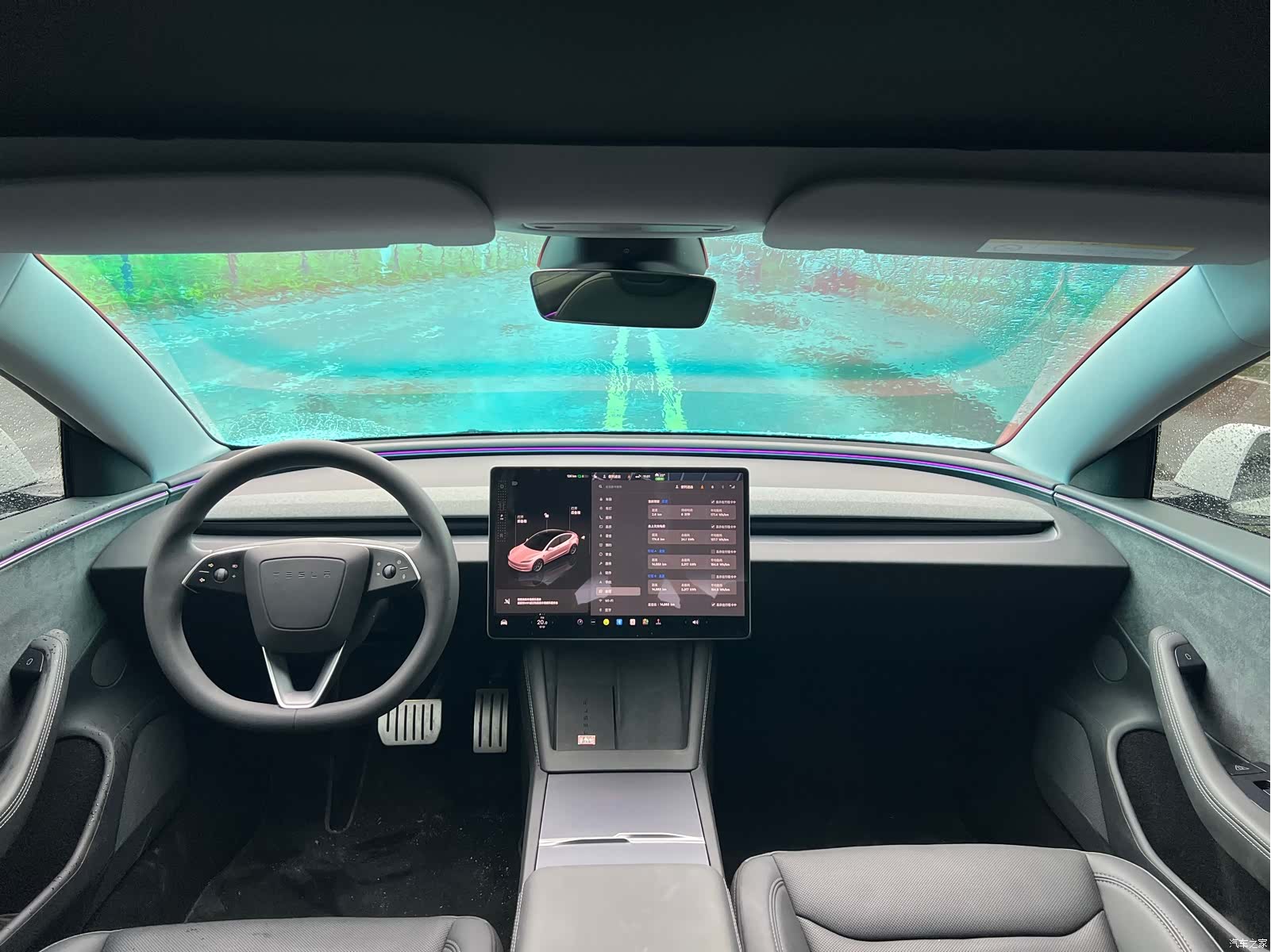Tesla Model 3, 2025 6