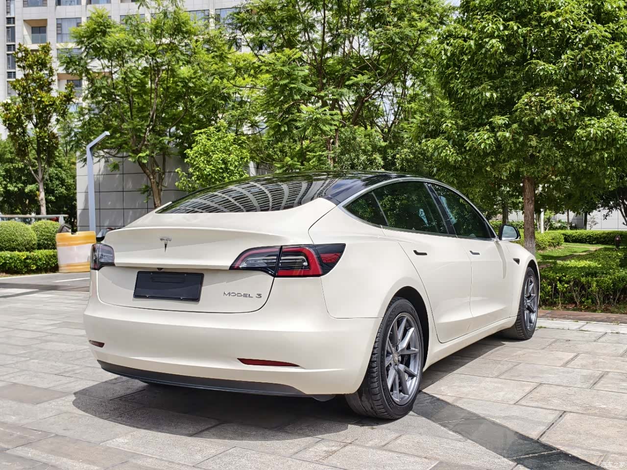 Tesla Model 3, 2020 11